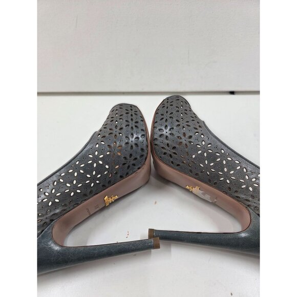 Prada Milano Decolleté Powder Perforated Leather Heels Pumps – Women’s  Size 6.5 - Picture 7 of 9